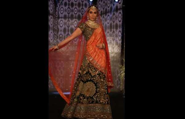 karisma kapoor in ramp walk in rajasthani lehenga latest photos