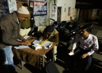 14 lakh caught by officer