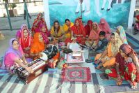 भजनों से आगाज, वॉकिंग-जॉगिंग के साथ स्वास्थ्य लाभ, खेलकूद और मनोरंजन