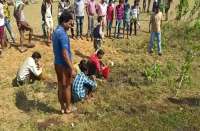 Breaking : डीजल से भरा टैंकर पलटा, डीजल लेने लोगों में मच गई होड़