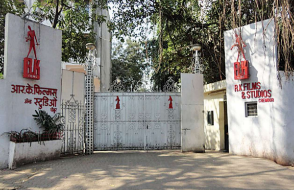तो क्या इतने करोड़ रुपए में बिक गया 70 साल पुराना आरके स्टूडियो?