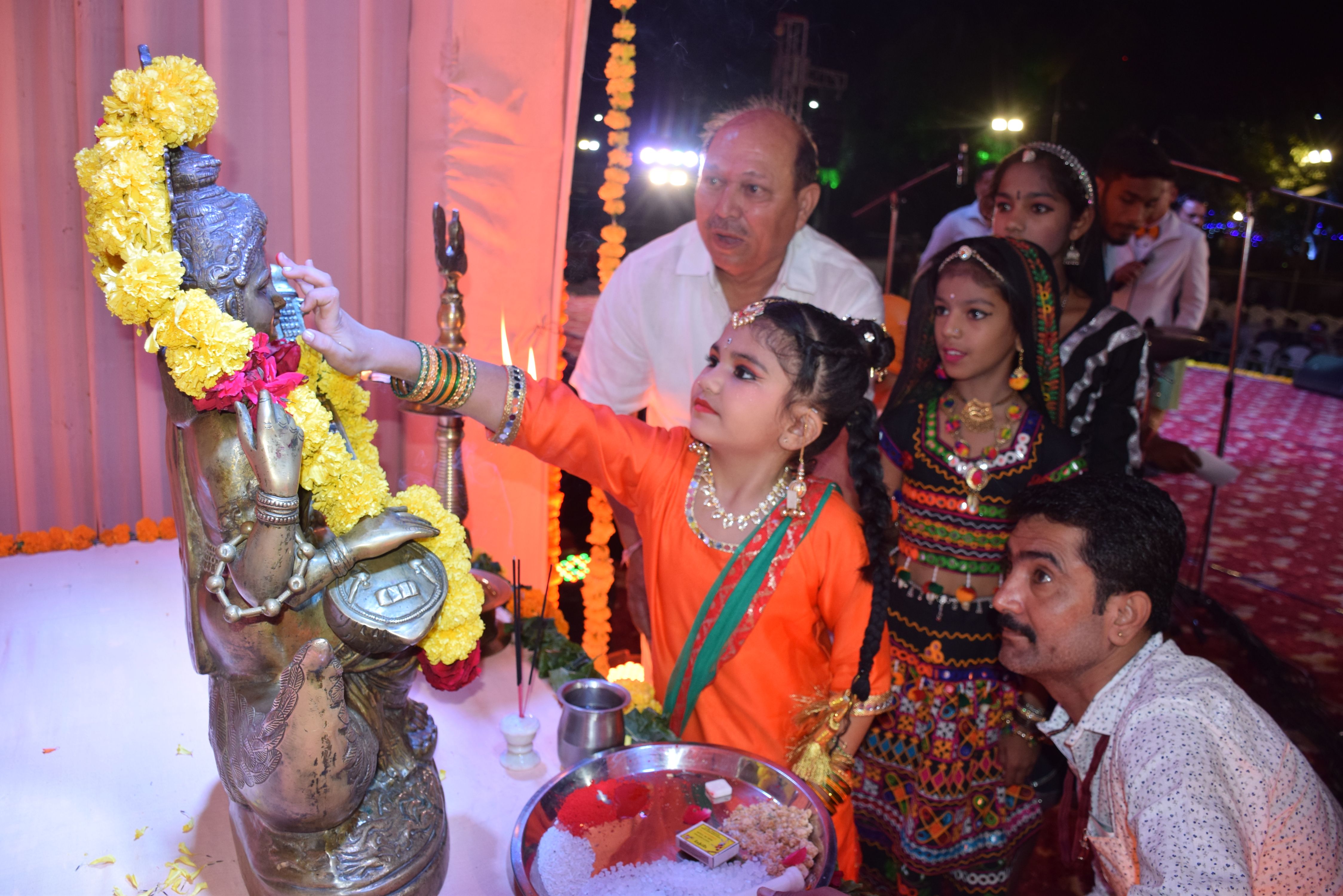 video : दीपावली मेला : नन्हें कलाकारों ने किया मेले का उद्घाटन