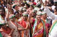 Photo Gallery : शुभ मुहूर्त में इन दिग्गजों ने नामांकन किया दाखिल, कांग्रेसी कार्यकर्ताओं ने निकाली रैली, किया शक्ति प्रदर्शन