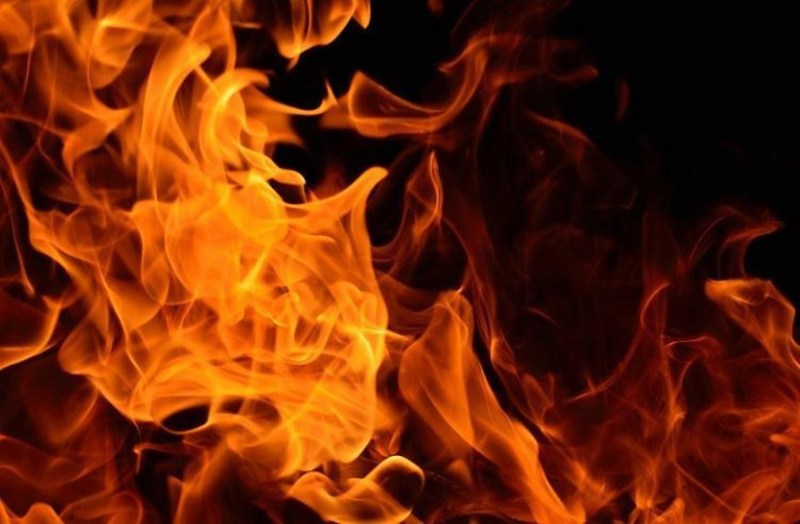 woman burnt while cooking in kitchen in Jaipur