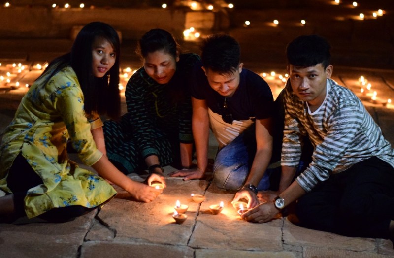 The contest begins again, the best decoration of the lamp