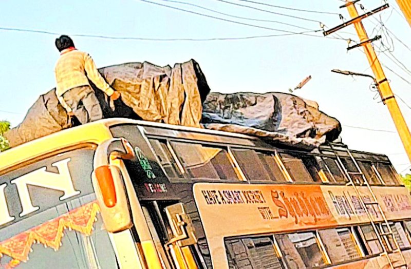 Overload rides and luggage in private buses