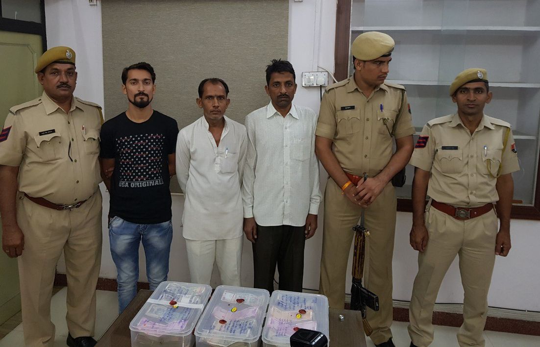 Three Havalai traders seized at Dabish, 18 lakh seized, three arrested