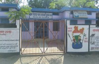 बसपा प्रत्याशी ने ग्राम पंचायत भवन को पुतवा दिया पार्टी कलर में, विरोधियों ने दबी जुबां से उठाई आवाज