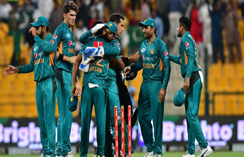 Pakistan beat New Zealand by 2 runs