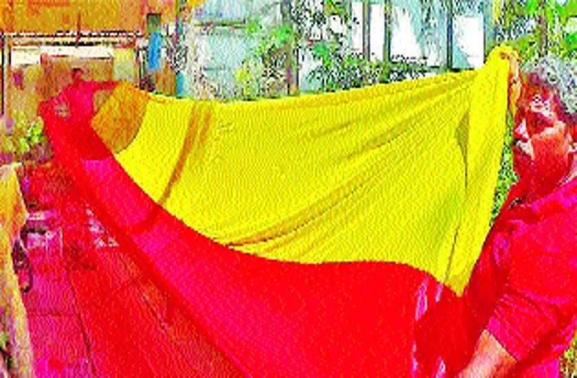 राज्योत्सव के उपलक्ष्य में बनाया विशाल कन्नड़ ध्वज