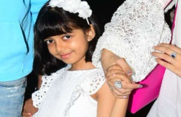 Aishwarya rai bachchan with aradhya and abhishek birthday celebration