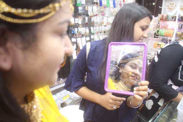 pics of diwali Preparation
