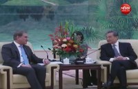 Foreign Minister Shah Mahmood Qureshi meets his chinese counterpart