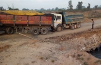 Truck-tralla accident