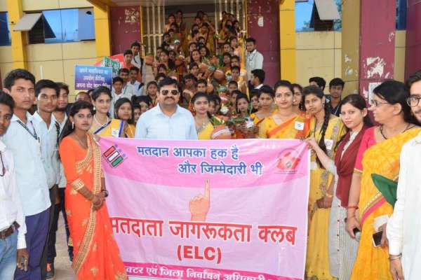 कलशयात्रा से दिया मतदान का संदेश, देखें इन तस्वीरों में