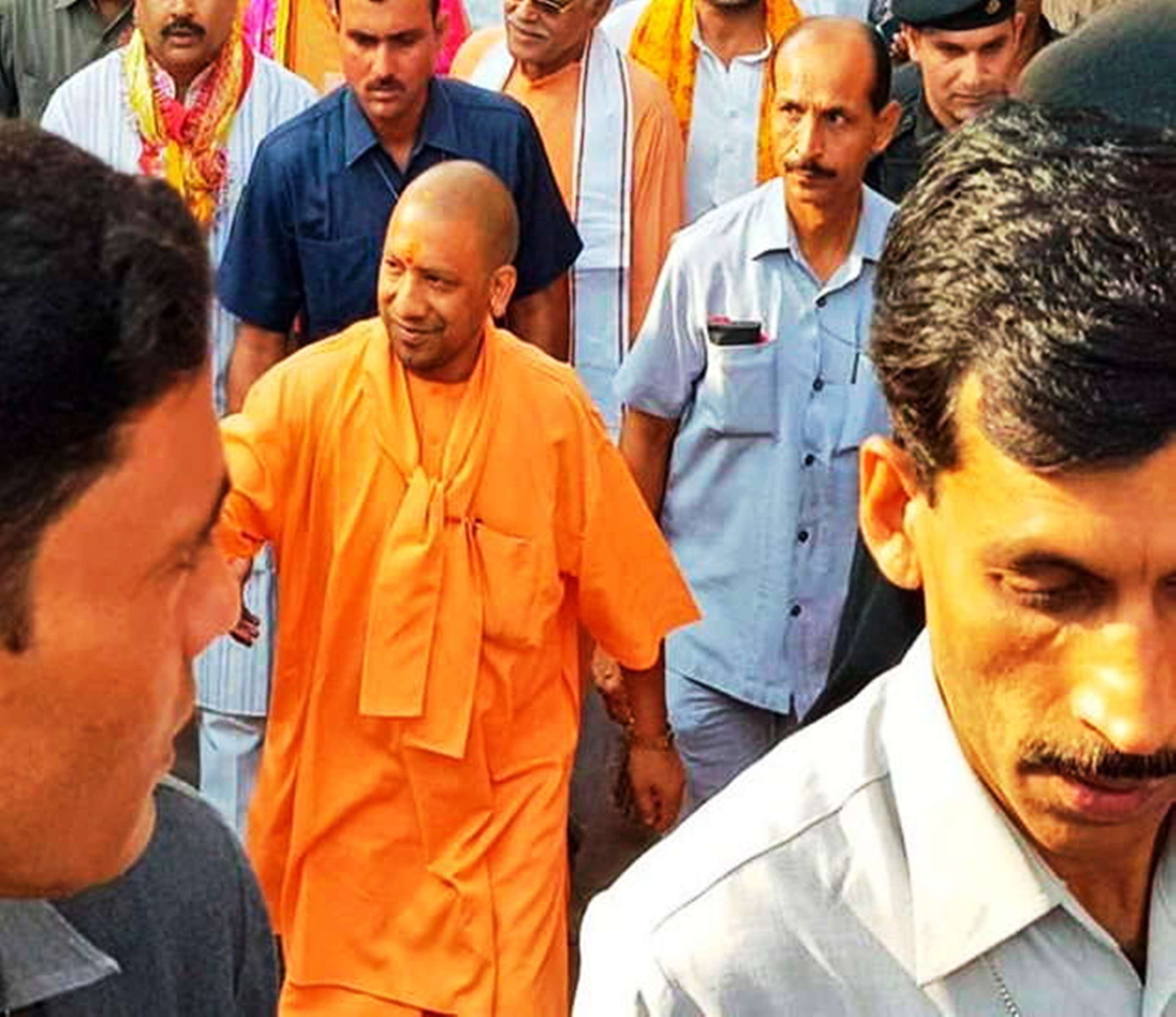 सीएम योगी आदित्यनाथ ने बदल दी रणनीति, बाइक के जरिए पहुंचाएंगे कमल का संदेश