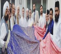 chadarposhi at Dargah e ala hazrat on behalf of Sonia Gandhi and Rahul