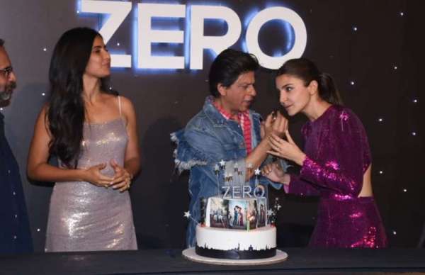 shahrukh khan birthday celebration at zero trailer launch event