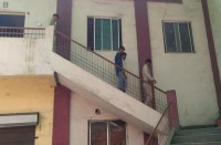 Breaking : इधर शादी हो गई थी तय, उधर प्रेमी संग होटल में थी लड़की, पुलिस ने बाथरूम से किया बरामद