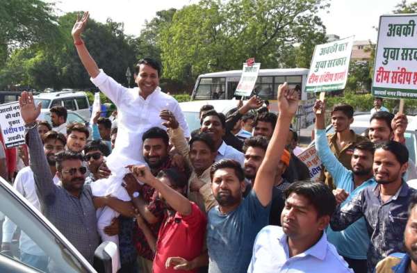 भाजपा मुख्यालय टिकेट की दावेदारी