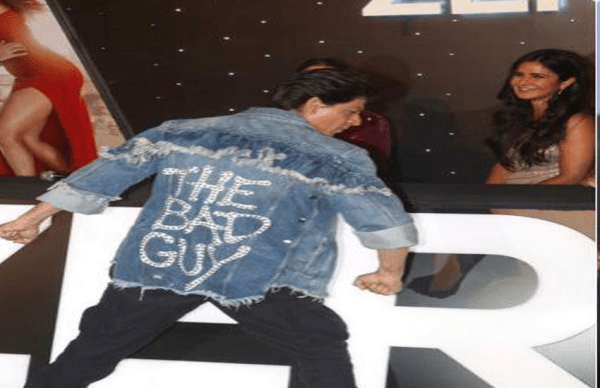 शाहरुख ने सबके सामने उतार दी कैटरीना की जैकेट और...