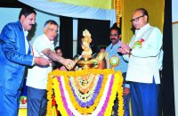 हर भाषा का सम्मान जरूरी