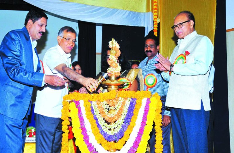 हर भाषा का सम्मान जरूरी