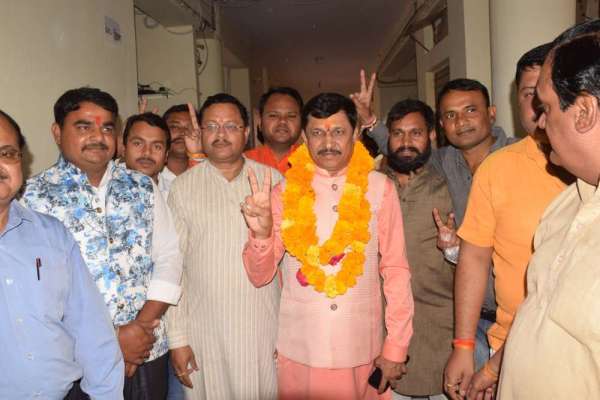 सतना जिले की विधानसभाओं से किन-किन लोगो ने भरा नामांकन, देखें इन तस्वीरों में