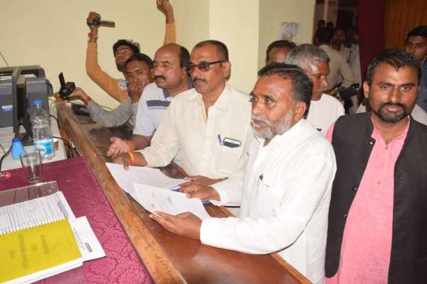 सतना जिले की विधानसभाओं से किन-किन लोगो ने भरा नामांकन, देखें इन तस्वीरों में