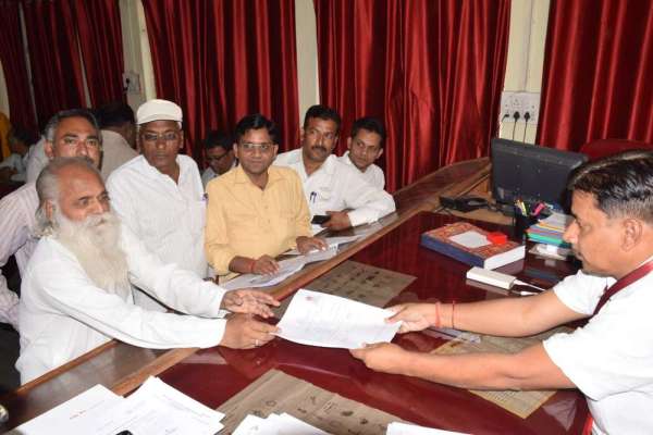 सतना जिले की विधानसभाओं से किन-किन लोगो ने भरा नामांकन, देखें इन तस्वीरों में