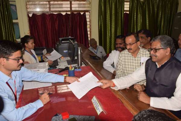 सतना जिले की विधानसभाओं से किन-किन लोगो ने भरा नामांकन, देखें इन तस्वीरों में