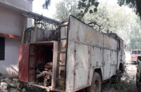 खराब पड़ी दमकल। 