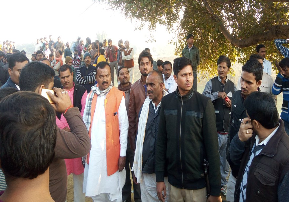 BJP MLA Ram Feran Pandey dabangai in Balrampur