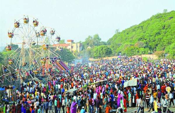 Deepawali Roshni Lakshmi Pooja Shares Govardhan Pooja Monia Dance