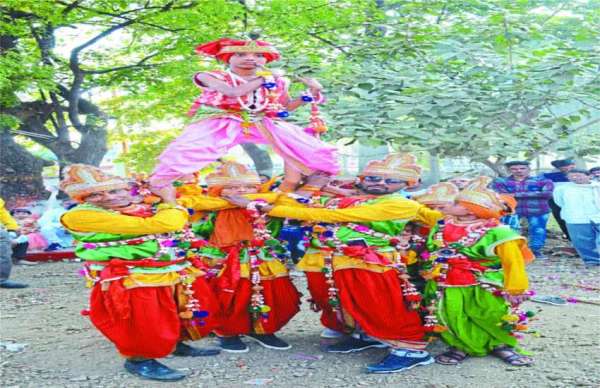 Deepawali Roshni Lakshmi Pooja Shares Govardhan Pooja Monia Dance
