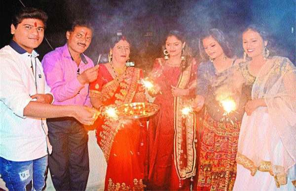 Deepawali Roshni Lakshmi Pooja Shares Govardhan Pooja Monia Dance