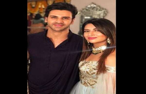 divyanka tripathi vivek dahiya diwali celebration pics