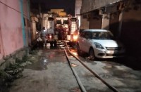 कलेक्टर बंगला के पीछे आइसक्रीम गोदाम में लगी आग, एक घंटे की कड़ी मशक्कत के बाद आग पर पाया काबू