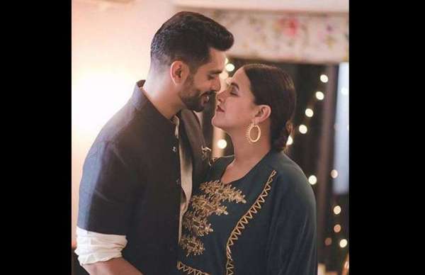 neha dhupia diwali photos during pregnancy