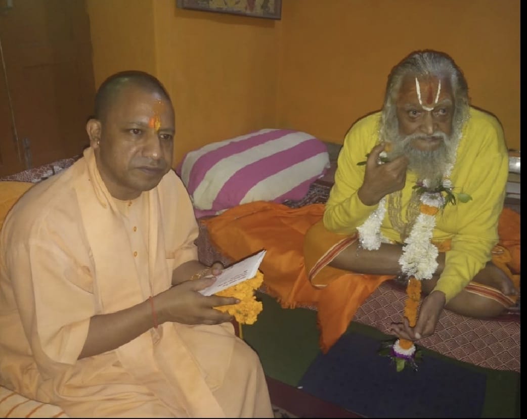 Sant demand to CM Yogi For Shaheed Karsewak smarak In Ayopdhya