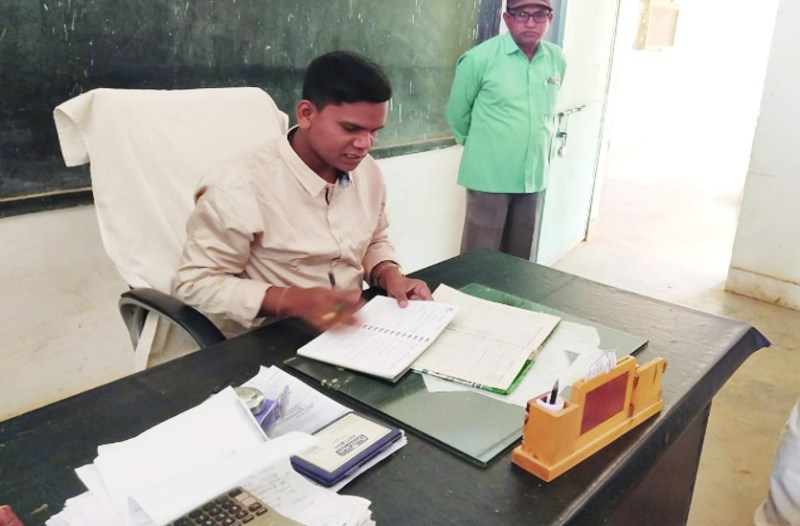 एसडीएम ने औचक निरीक्षण करते हुए उक्त विभागों में दस्तक दी