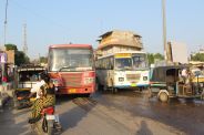 मुख्य मार्ग से बसों का संचालन, हर दिन परेशानी का सबब