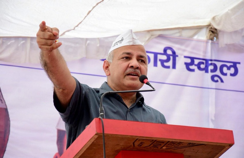 हम स्कूल चाहते हैं और मोदी मंदिर-मस्जिद की राजनीति कर रहे: सिसोदिया