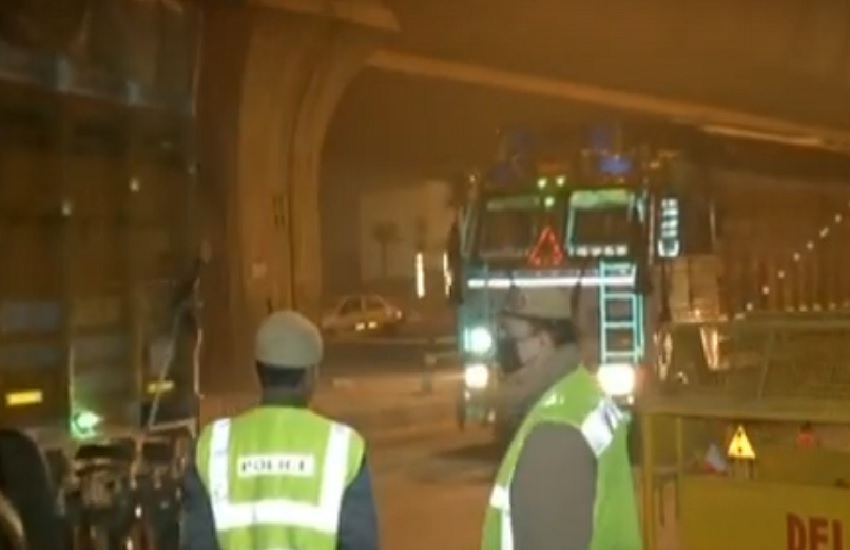 VIDEO: दिल्ली में प्रदूषण खतरनाक स्तर पर, ट्रकों के प्रवेश पर पाबंदी 12 नवंबर तक बढ़ी