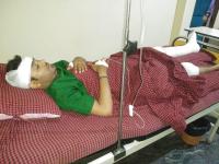 Dabang gave the car on the young man, then attacked with a scourge