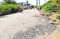 सालों बाद सड़क स्वीकृत, कार्य शुरू कर छोड़ दी अधूरी