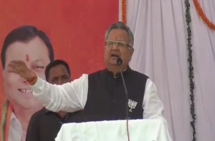 सत्ता पाने मछली की तरह छटपटा रहे कांग्रेसी , जनता से कर रहे कुछ भी वादे, पढि़ए जनसभा में रमन सिंह ने और क्या कहा...