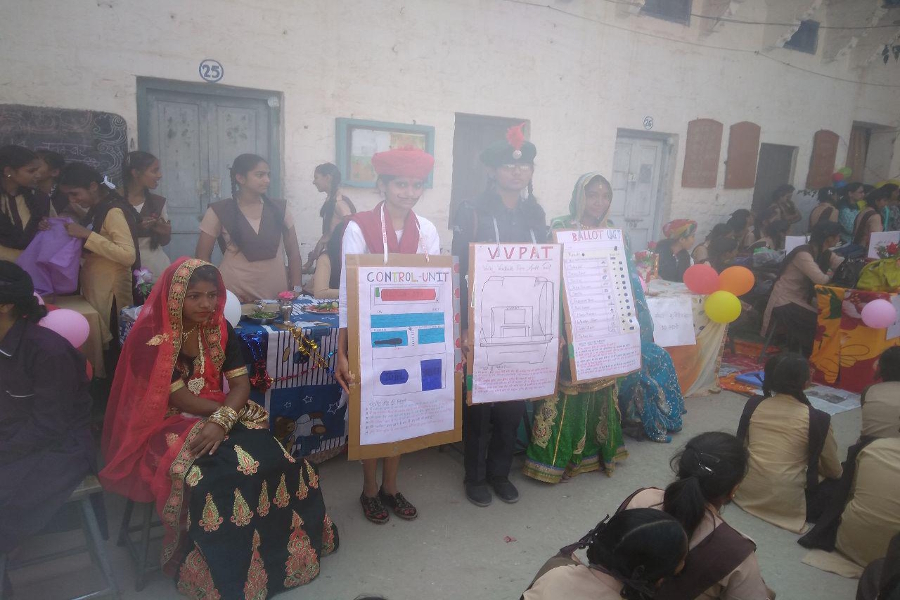 बाल दिवस पर दिखा चुनावों का असर, बच्चों ने किया मतदान के प्रति जागरूक