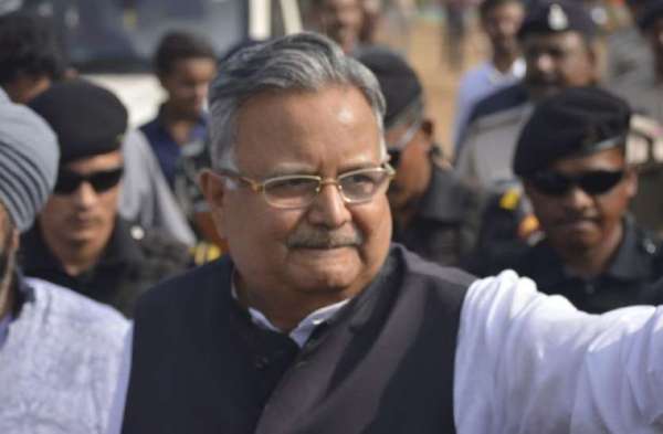  जनता से कहा जो प्यार 15 सालों से मिलता रहा है। निरंतर वह आपसे इस चुनाव में भी मिलेगा