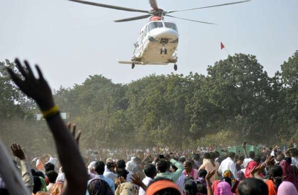  जनता से कहा जो प्यार 15 सालों से मिलता रहा है। निरंतर वह आपसे इस चुनाव में भी मिलेगा